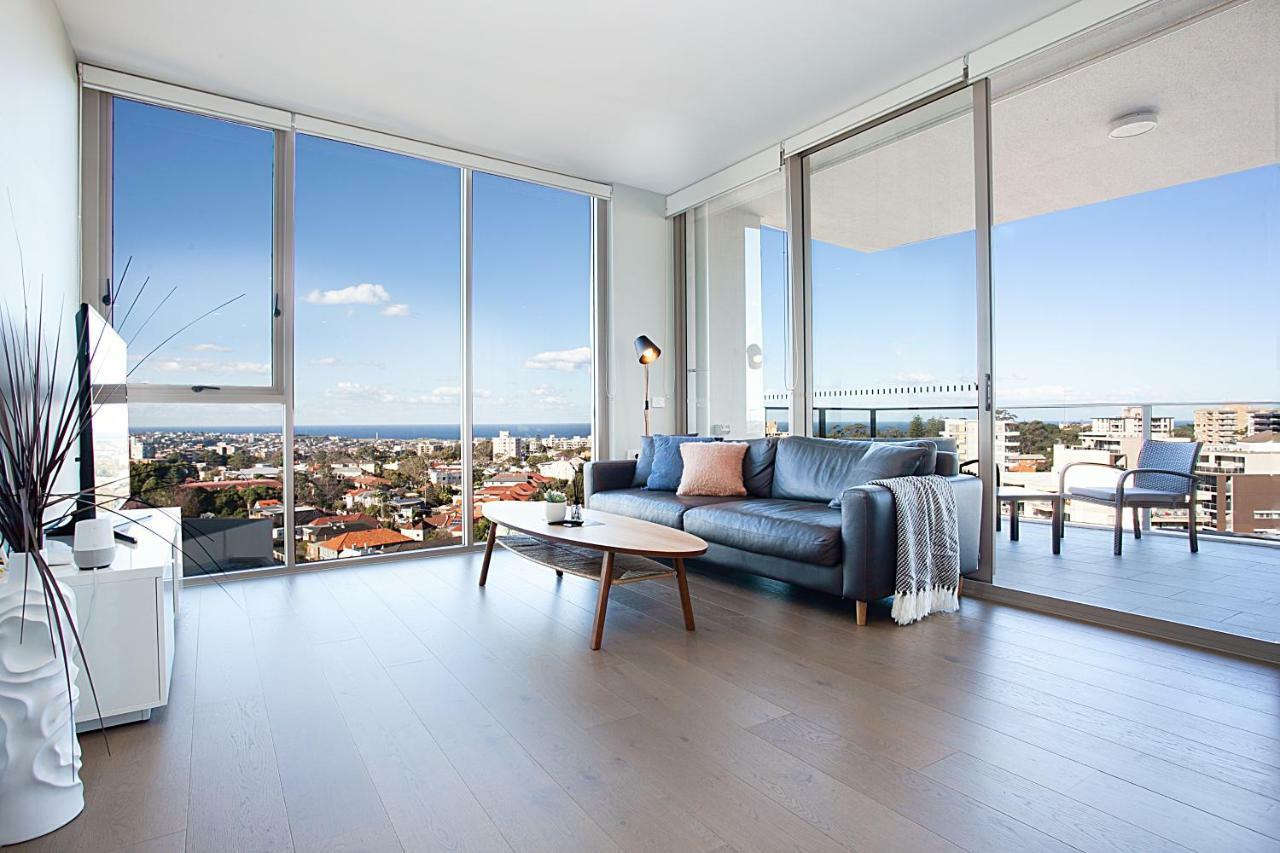 Sky High Luxury In Shopping Mecca Near Beach Apartment *