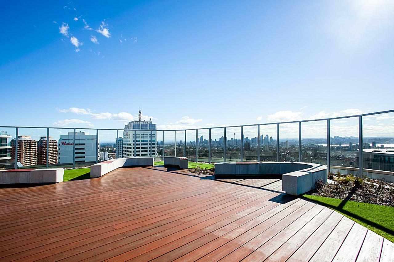 Sky High Luxury In Shopping Mecca Near Beach Apartment *