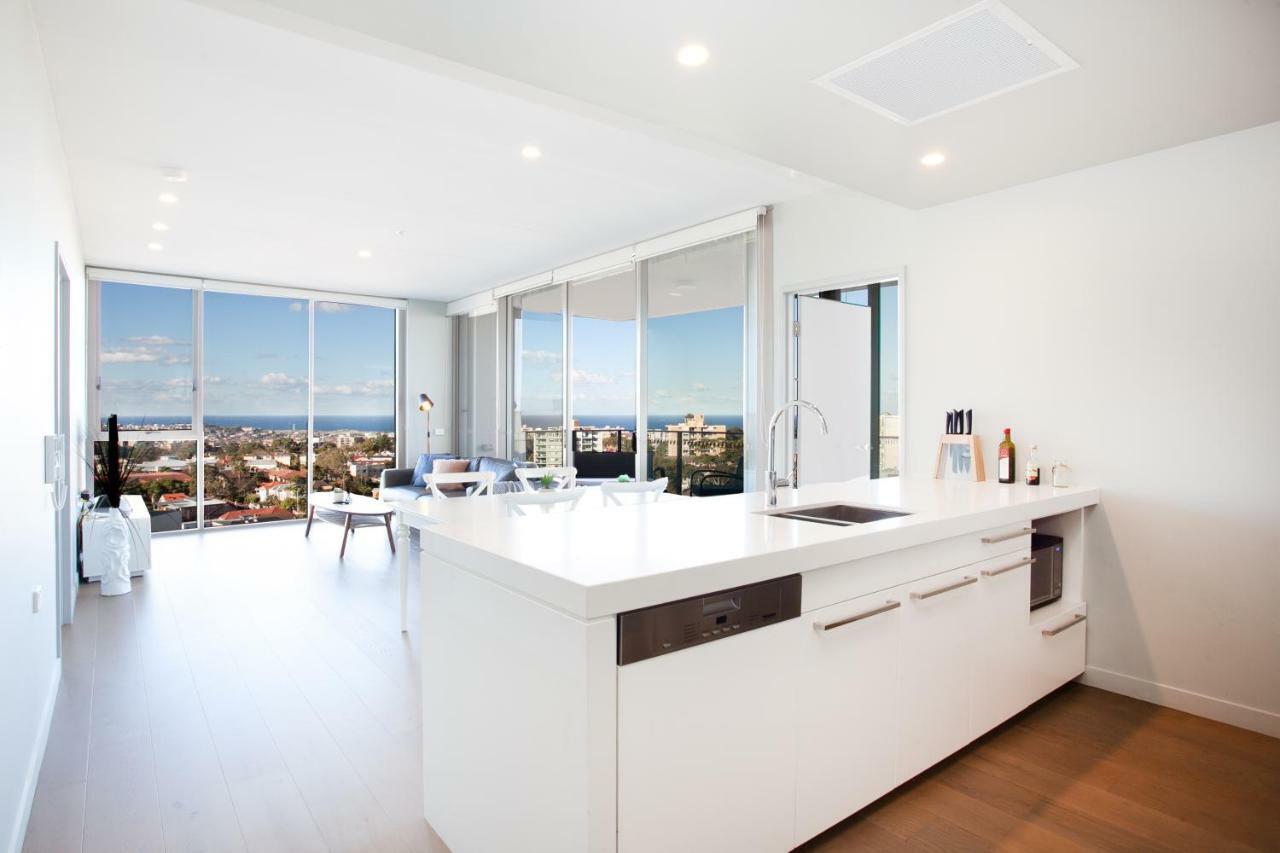Sky High Luxury In Shopping Mecca Near Beach Sydney