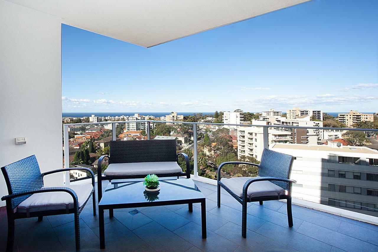 Sky High Luxury In Shopping Mecca Near Beach Sydney
